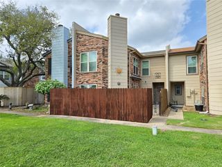 1730 Avenue C F, El Campo, TX 77437