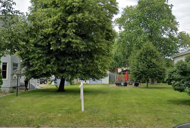 823 24th Avenue NE, Minneapolis, MN 55418