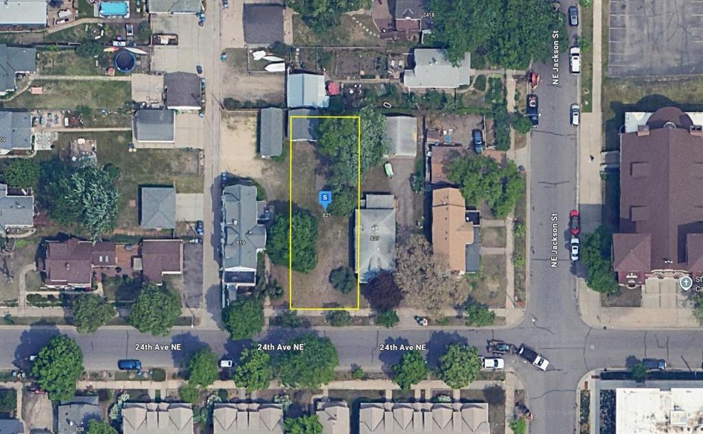 823 24th Avenue NE, Minneapolis, MN 55418