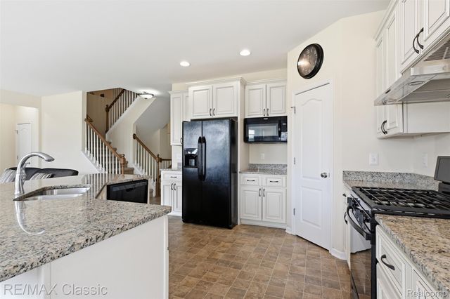 36945 Everett Drive, Westland, MI 48185