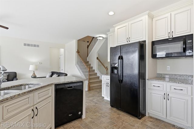 36945 Everett Drive, Westland, MI 48185