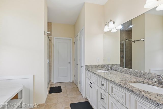 36945 Everett Drive, Westland, MI 48185