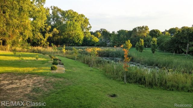 36945 Everett Drive, Westland, MI 48185