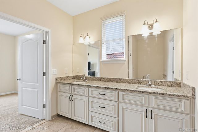 36945 Everett Drive, Westland, MI 48185