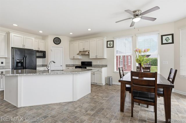 36945 Everett Drive, Westland, MI 48185