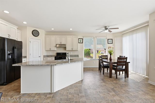 36945 Everett Drive, Westland, MI 48185