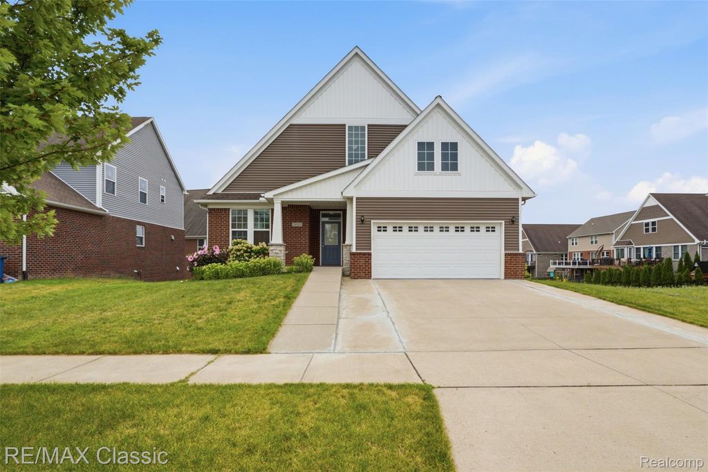 36945 Everett Drive, Westland, MI 48185