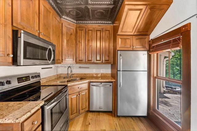 4 Douglas Street, Eureka Springs, AR 72632