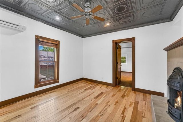 4 Douglas Street, Eureka Springs, AR 72632