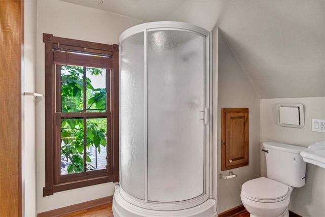 4 Douglas Street, Eureka Springs, AR 72632