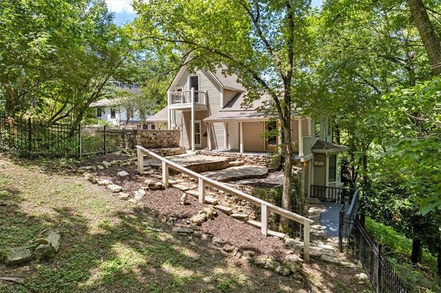 4 Douglas Street, Eureka Springs, AR 72632