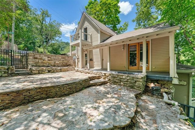 4 Douglas Street, Eureka Springs, AR 72632