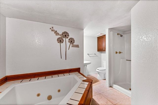 4 Douglas Street, Eureka Springs, AR 72632
