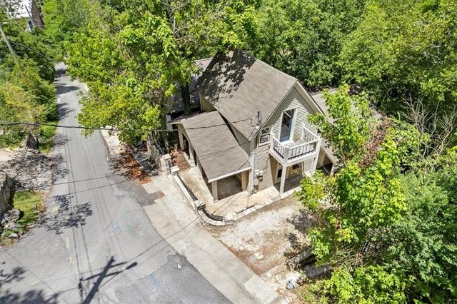 4 Douglas Street, Eureka Springs, AR 72632
