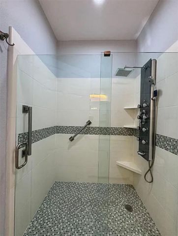 9402 LAKE CHASE ISLAND WAY 9402, Tampa, FL 33626