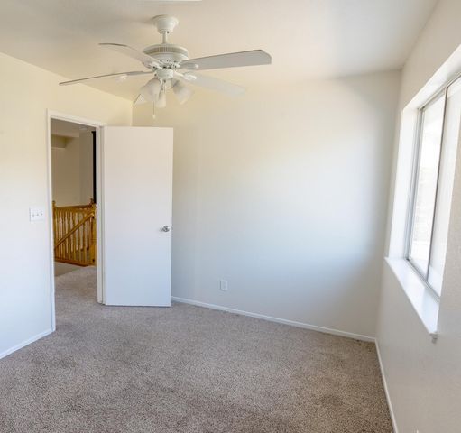 16973 Yvonne Dr, Delhi, CA 95315