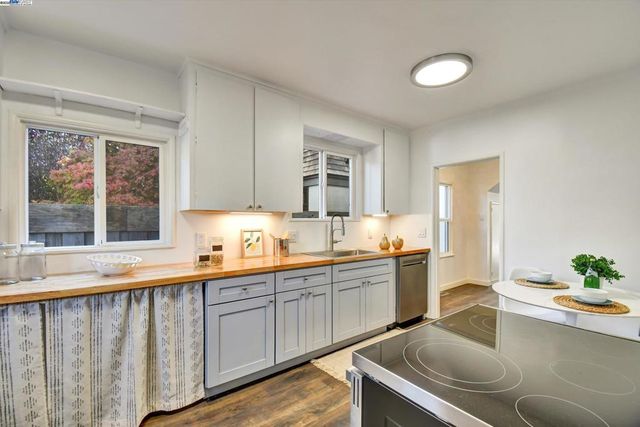 721 Pomona Ave, Albany, CA 94706