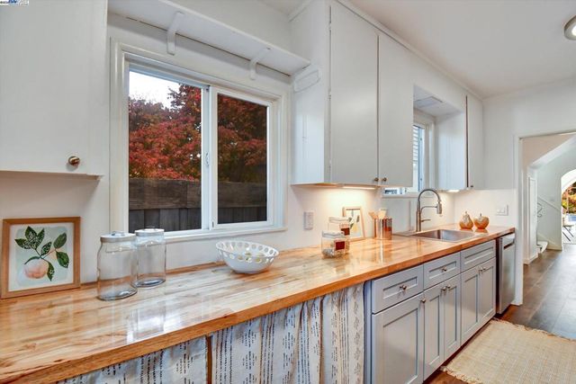 721 Pomona Ave, Albany, CA 94706