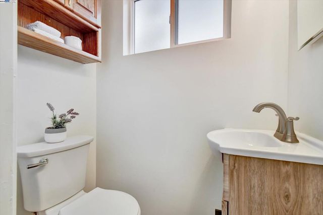 721 Pomona Ave, Albany, CA 94706