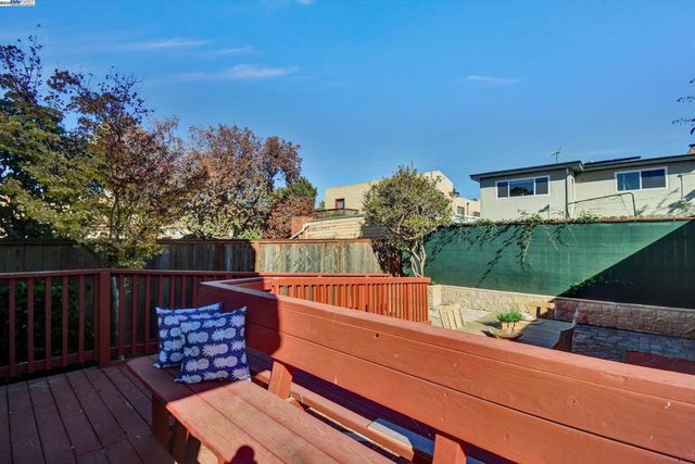 721 Pomona Ave, Albany, CA 94706