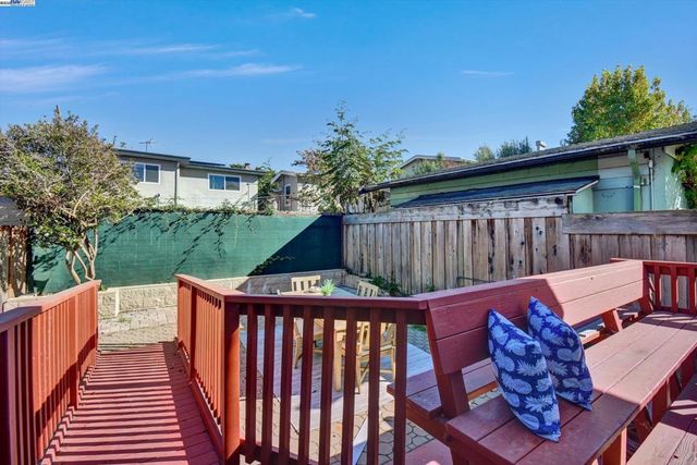 721 Pomona Ave, Albany, CA 94706