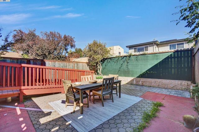 721 Pomona Ave, Albany, CA 94706