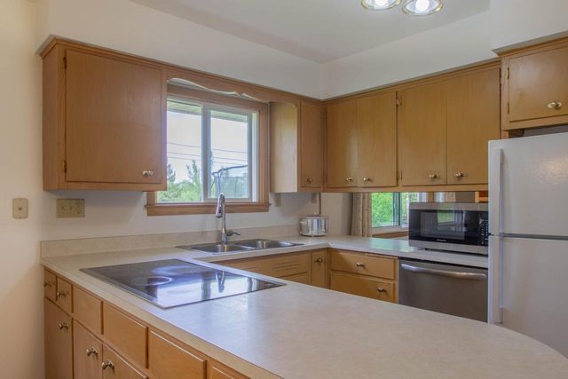 1006 Highland AVENUE, Watertown, WI 53098