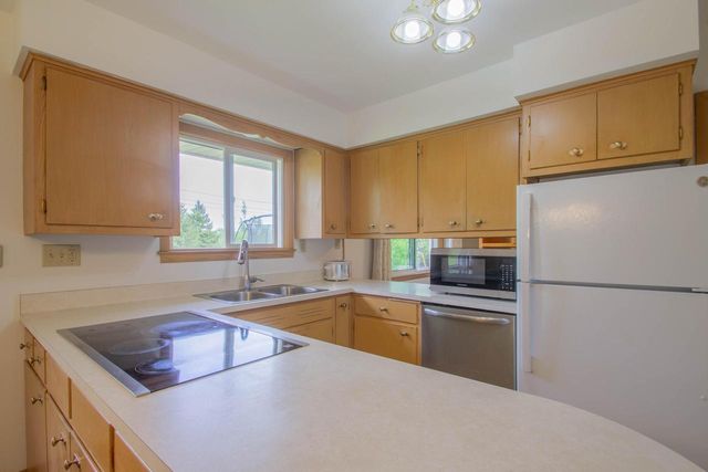 1006 Highland AVENUE, Watertown, WI 53098