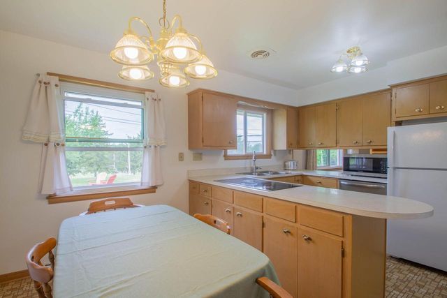 1006 Highland AVENUE, Watertown, WI 53098