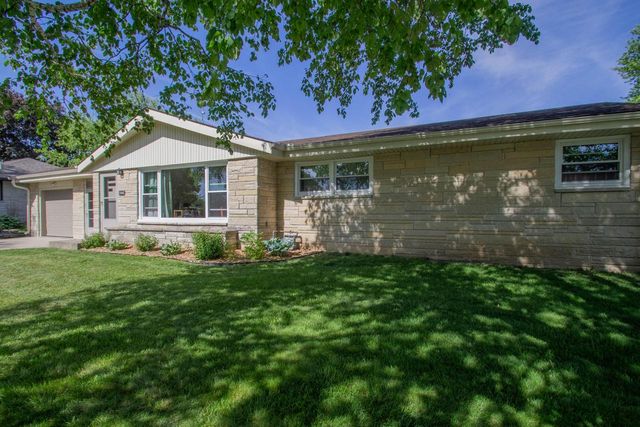 1006 Highland AVENUE, Watertown, WI 53098