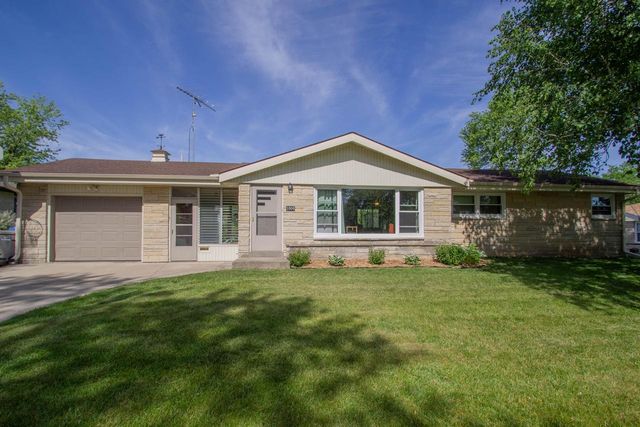 1006 Highland AVENUE, Watertown, WI 53098