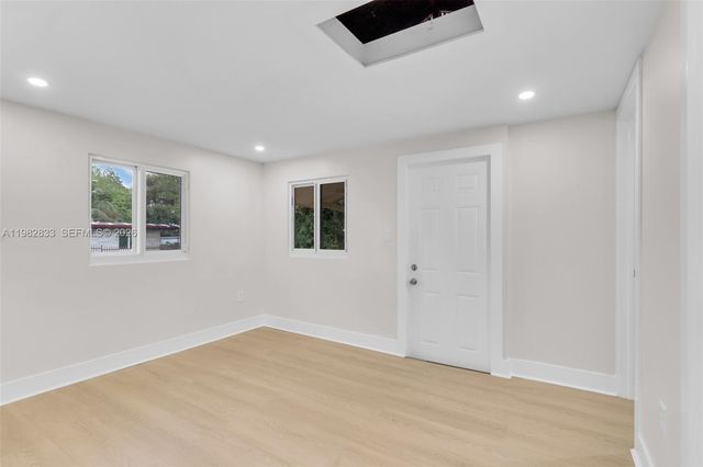 1521 NW 51st St, Miami, FL 33142