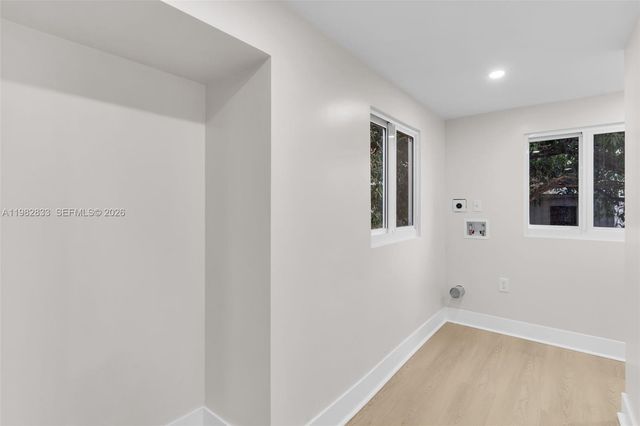 1521 NW 51st St, Miami, FL 33142