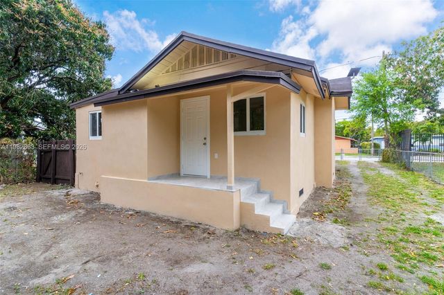 1521 NW 51st St, Miami, FL 33142