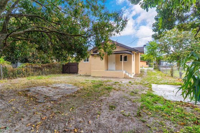 1521 NW 51st St, Miami, FL 33142