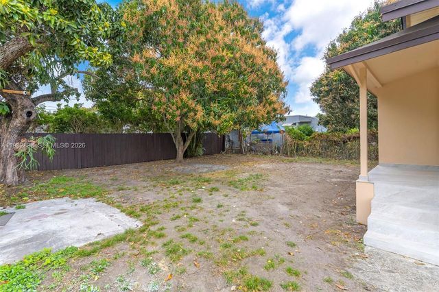 1521 NW 51st St, Miami, FL 33142