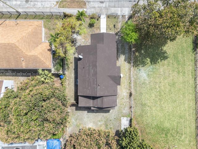 1521 NW 51st St, Miami, FL 33142