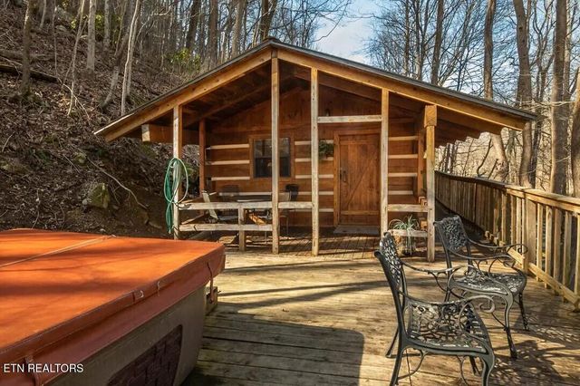1407 Cherohala Skyway, Tellico Plains, TN 37385