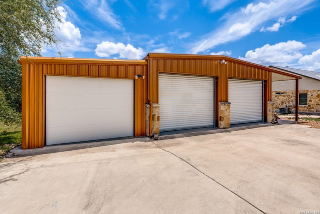 201 Hidden Lake, Boerne, TX 78006