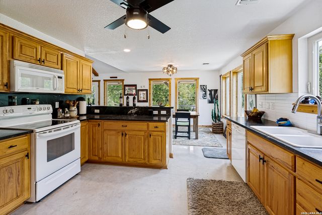 201 Hidden Lake, Boerne, TX 78006