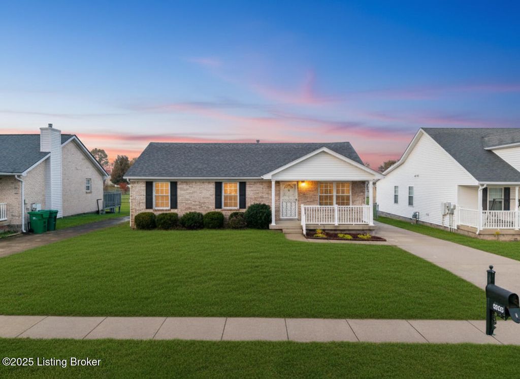 8805 Persistence Dr, Louisville, KY 40229