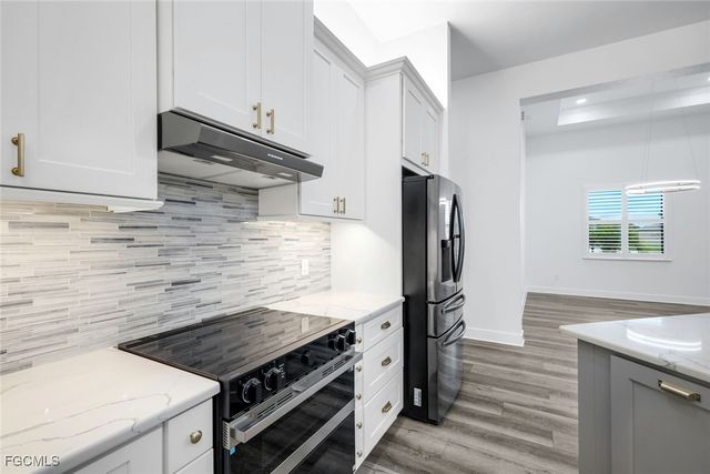 14051 BINGHAMPTON DR, Fort Myers, FL 33905