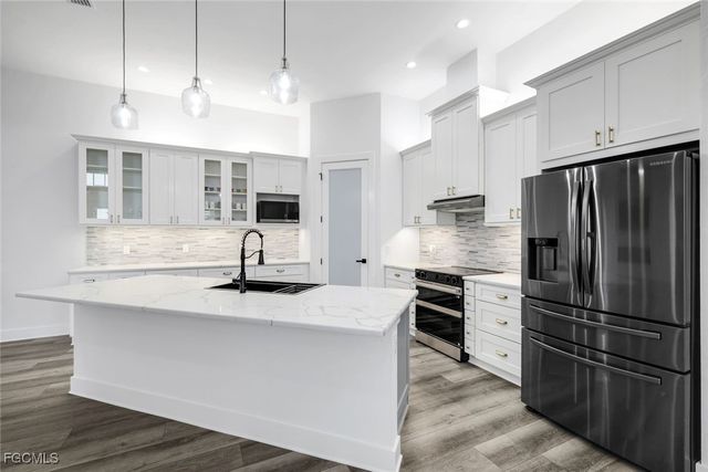 14051 BINGHAMPTON DR, Fort Myers, FL 33905