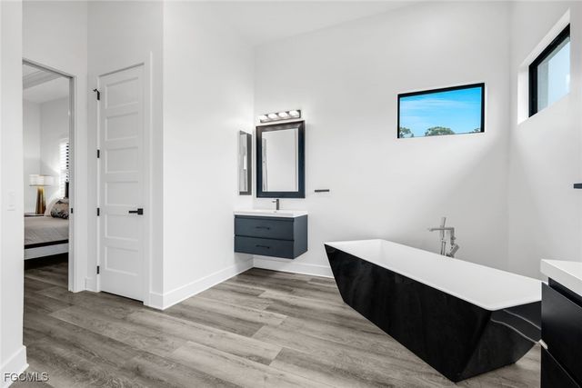 14051 BINGHAMPTON DR, Fort Myers, FL 33905