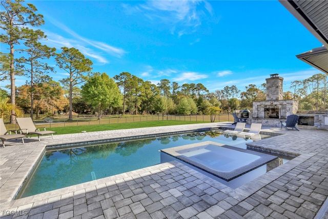 14051 BINGHAMPTON DR, Fort Myers, FL 33905