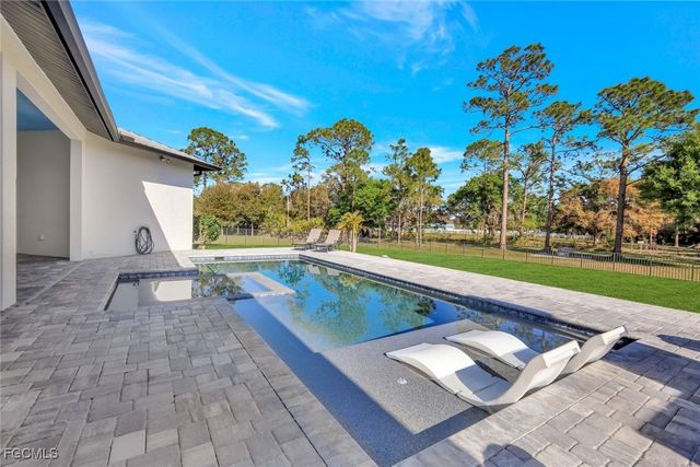 14051 BINGHAMPTON DR, Fort Myers, FL 33905