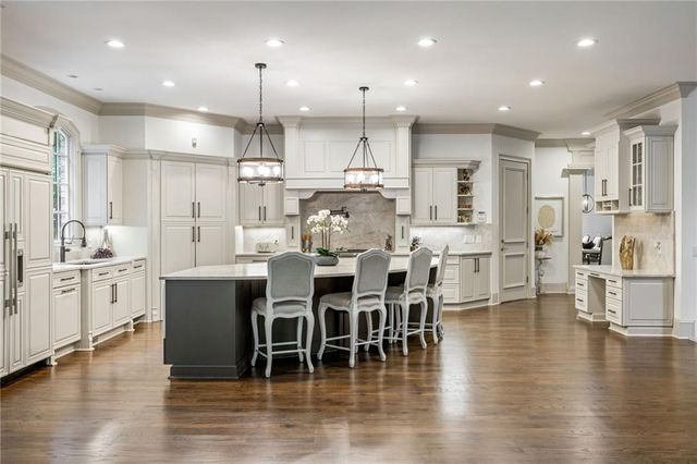 816 Blackfoot Trail, Suwanee, GA 30024