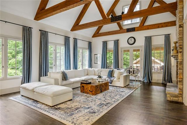 816 Blackfoot Trail, Suwanee, GA 30024