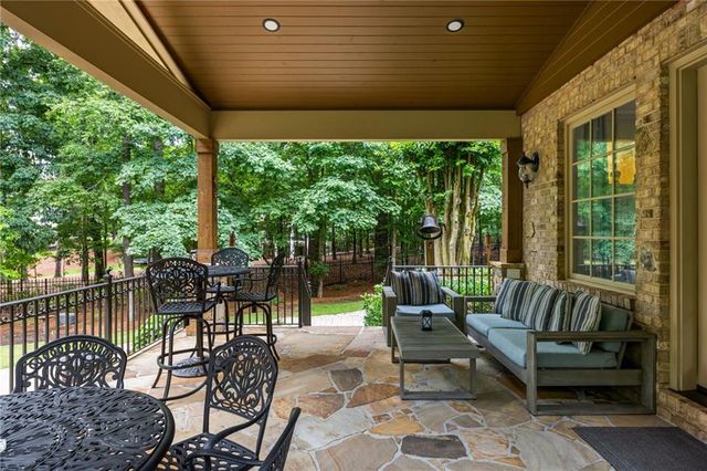 816 Blackfoot Trail, Suwanee, GA 30024