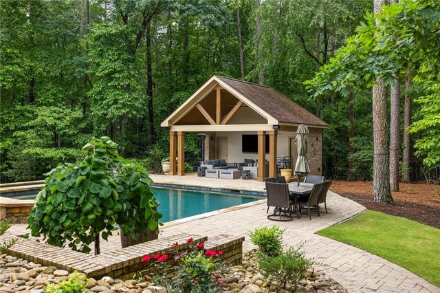 816 Blackfoot Trail, Suwanee, GA 30024